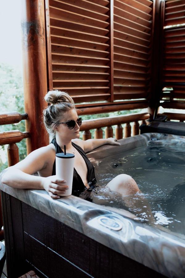 Villa Gorgeous Large Mountain View Cabin W Hot Tub, Free Wifi, Games Sevierville Exterior foto