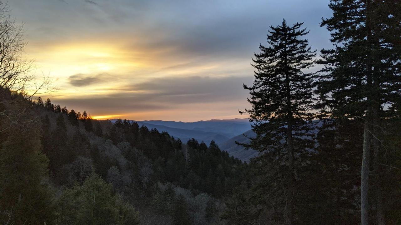 Villa Gorgeous Large Mountain View Cabin W Hot Tub, Free Wifi, Games Sevierville Exterior foto